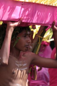 Guy with cavedee and needle